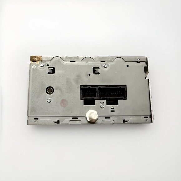 2003-2005 Chevy Silverado GMC Sierra Radio Stereo CD Player NOT TESTED AS IS - Picture 3 of 7